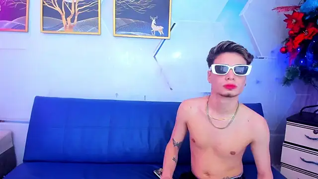 Alex jeins at online show from 20, 12, 2025