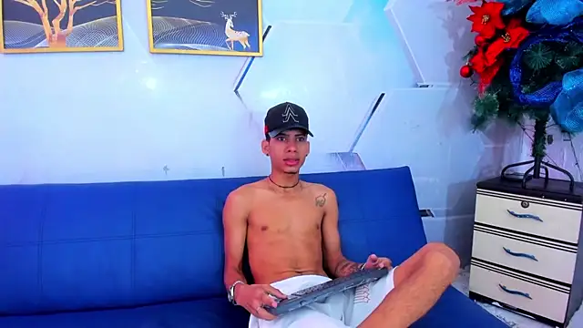 Alex jeins at online show from 22, 12, 2025