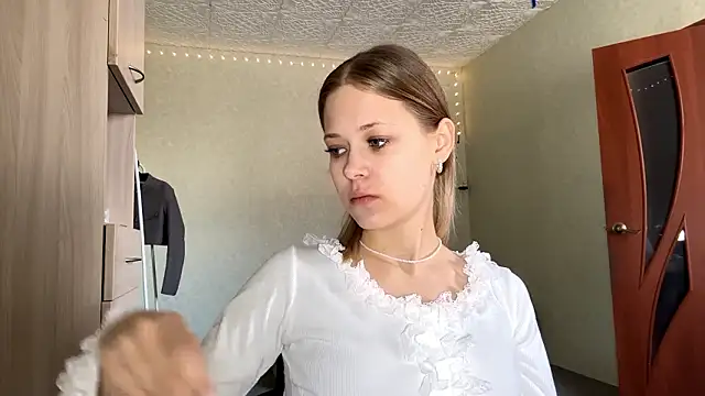 ZaidaSchwarten online show from 3, 2, 2026