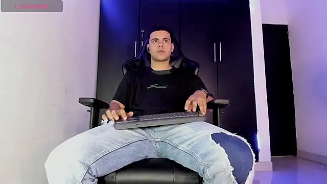 Liam Mateo online show from 23, 3, 2026