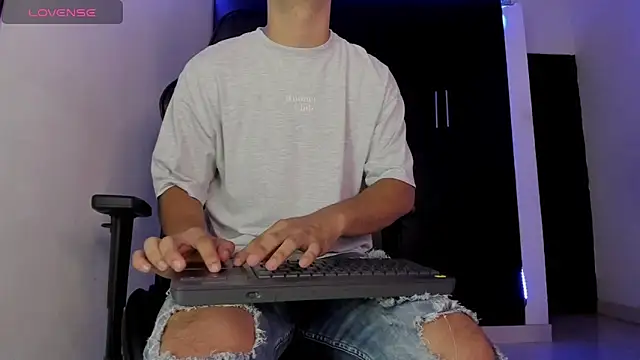 Liam Mateo online show from 2, 4, 2026