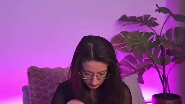 TheaMalekoo online show from 10, 4, 2026