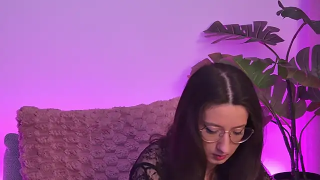 TheaMalekoo online show from 16, 4, 2026