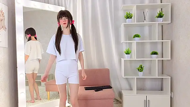 ViollaBloom online show from 10, 2, 2026