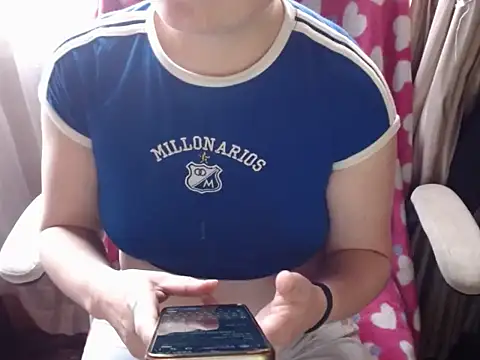 Snapshot of 666maskgirl chatting on 12, 1, 2026 666maskgirl online show from 12, 1, 2026