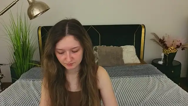 CyrenaLuxe online show from 28, 3, 2026