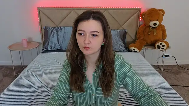 CyrenaLuxe online show from 10, 5, 2026
