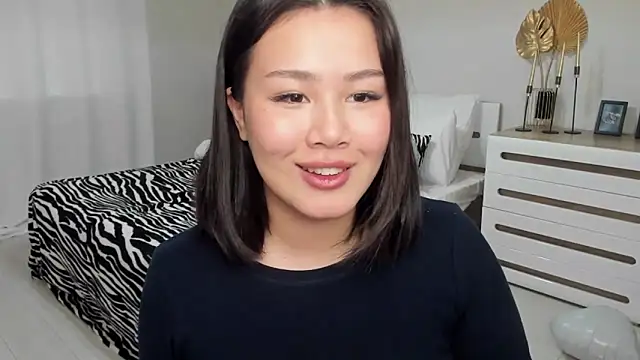 Brunette Charm online show from 18, 3, 2026