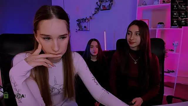 mila firee online show from 25, 3, 2026