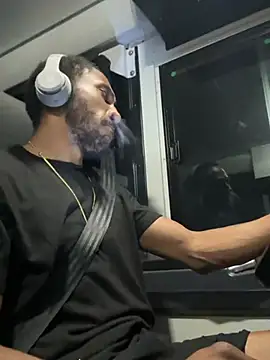 Snapshot of Pleasure_Overlord chatting on 4, 3, 2026 Pleasure Overlord online show from 4, 3, 2026