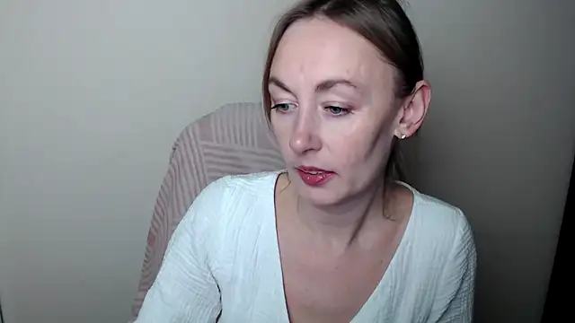 LiaSeass  online show from 12, 2, 2026