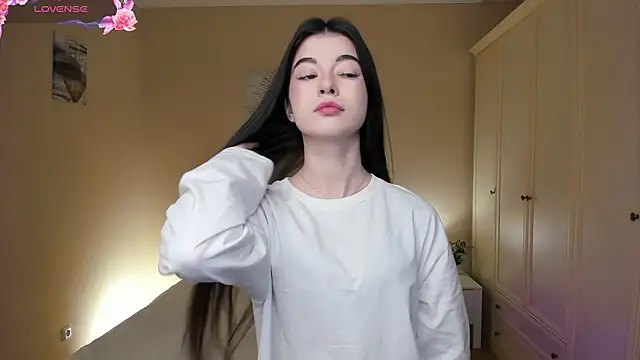 Snapshot of LisaColee chatting on 23, 2, 2026 LisaColee online show from 23, 2, 2026