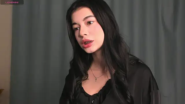 LisaColee online show from 6, 4, 2026