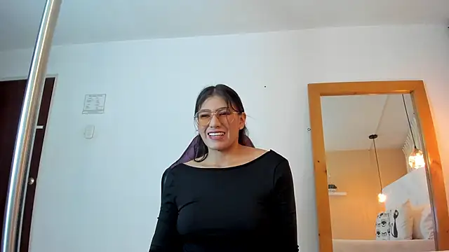 liaa moretti  online show from 8, 2, 2026