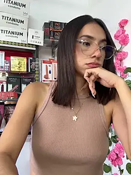 lunaluxury22 online show from 18, 2, 2026