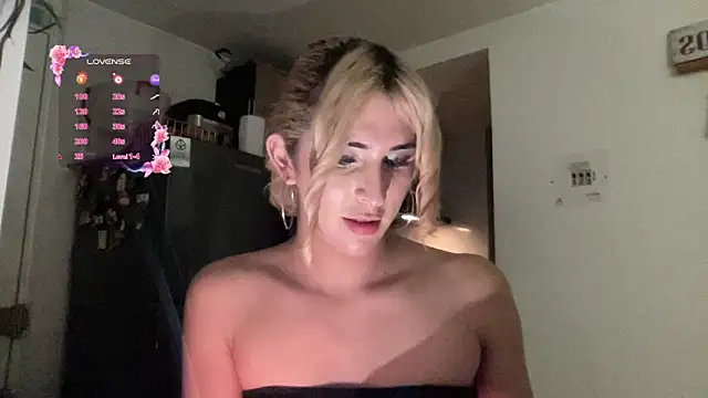 Snapshot of isa_fox_23 chatting on 6, 2, 2026 isa fox 23 online show from 6, 2, 2026