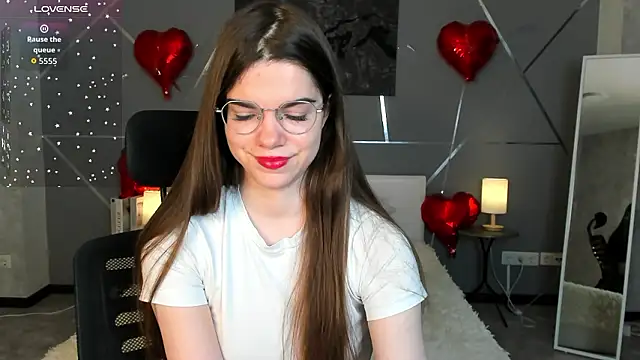 miss  evelyne online show from 15, 2, 2026