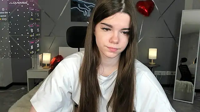 miss  evelyne online show from 23, 2, 2026