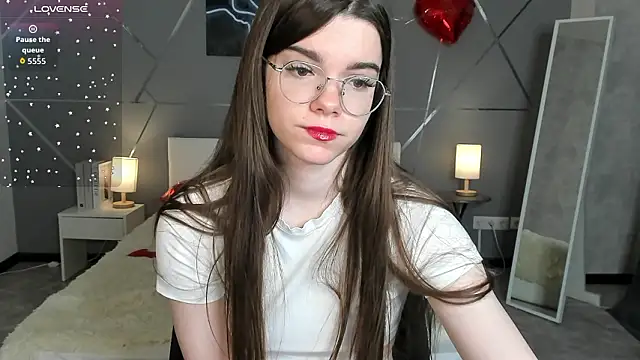 miss  evelyne online show from 24, 2, 2026