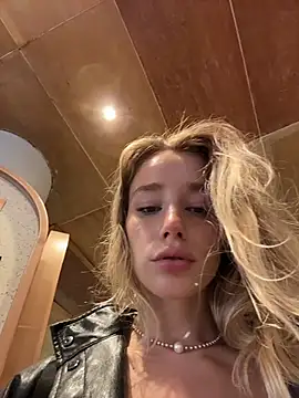 Snapshot of sssativa_more chatting on 3, 3, 2026 sssativa more online show from 3, 3, 2026