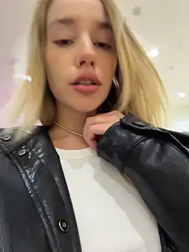 Snapshot of sssativa_more chatting on 17, 5, 2026 sssativa more online show from 17, 5, 2026