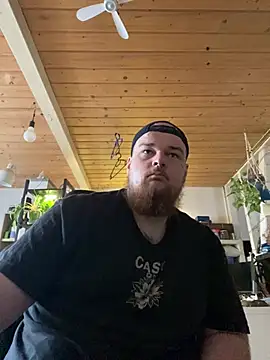 Snapshot of YoursxTruly chatting on 12, 1, 2026 YoursxTruly online show from 12, 1, 2026