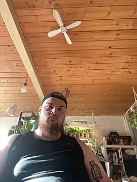 Snapshot of YoursxTruly chatting on 16, 1, 2026 YoursxTruly online show from 16, 1, 2026