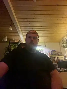 Snapshot of YoursxTruly chatting on 6, 2, 2026 YoursxTruly online show from 6, 2, 2026