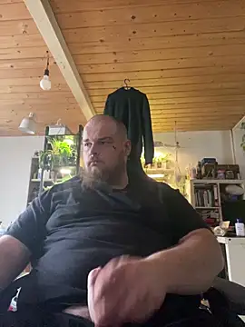 Snapshot of YoursxTruly chatting on 20, 2, 2026 YoursxTruly online show from 20, 2, 2026