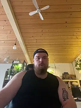 Snapshot of YoursxTruly chatting on 25, 2, 2026 YoursxTruly online show from 25, 2, 2026