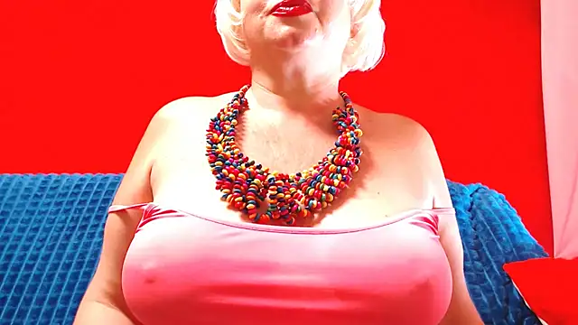 Snapshot of NaughtyMILF4UX chatting on 5, 7, 2026 NaughtyMILF4UX online show from 5, 7, 2026