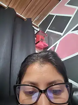 Mia-krafor online show from 15, 12, 2025