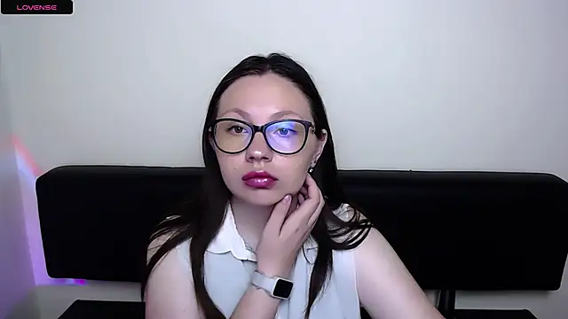 LiliaErmi online show from 9, 6, 2026