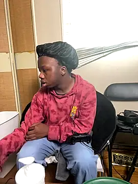 YourLittleBoyfriend online show from 17, 12, 2025