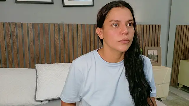 Mia Bellefort online show from 15, 4, 2026