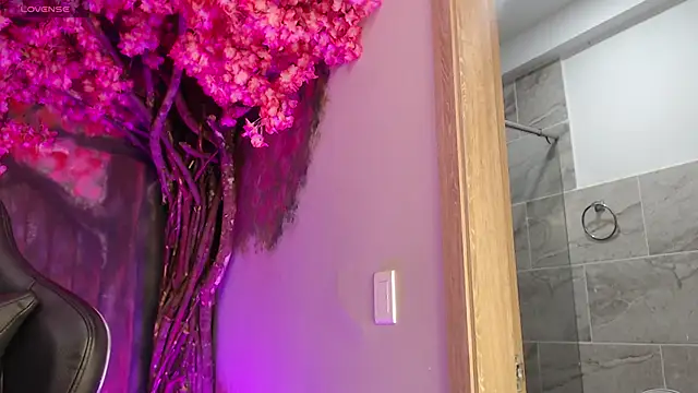 Snapshot of marahanson_ chatting on 8, 1, 2026 marahanson online show from 8, 1, 2026