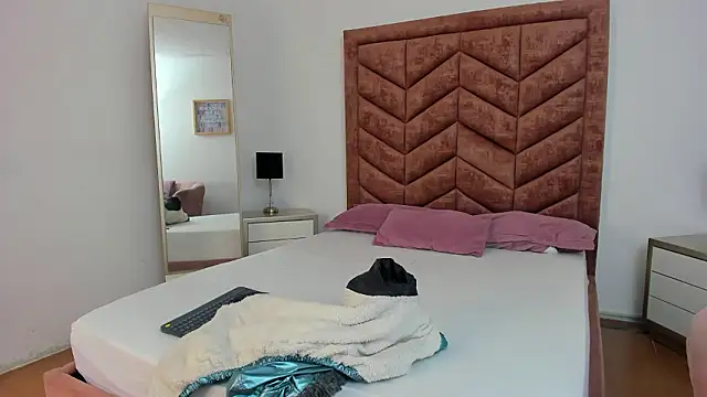 Scarlett  Noir online show from 25, 3, 2026