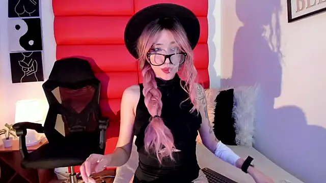 Snapshot of Oliviamonroex18 chatting on 10, 1, 2026 Oliviamonroex18 online show from 10, 1, 2026