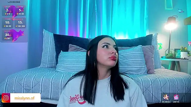 Missslynnn online show from 8, 3, 2026