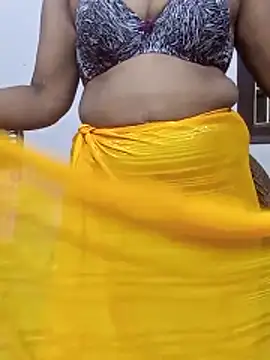 Snapshot of crazysexy_aunty chatting on 23, 12, 2025 crazysexy aunty online show from 23, 12, 2025