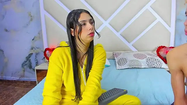 Ardiente couple online show from 14, 12, 2025