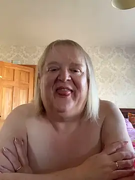 Snapshot of Curvy-Irish-CrystalX chatting on 19, 3, 2026 Curvy-Irish-CrystalX online show from 19, 3, 2026