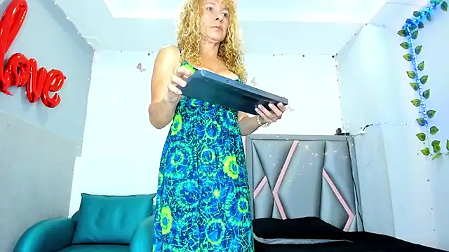 Snapshot of Esterlindez chatting on 30, 7, 2026 Esterlindez online show from 30, 7, 2026