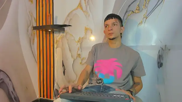 Straight Guy22 online show from 21, 12, 2025