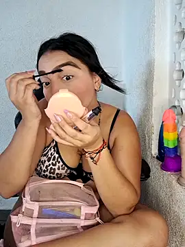 Mia em online show from 4, 3, 2026