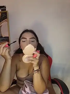 Snapshot of Mia_em chatting on 4, 5, 2026 Mia em online show from 4, 5, 2026