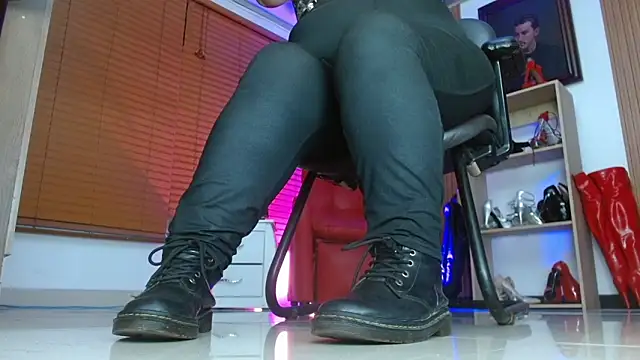 paola xm online show from 17, 3, 2026