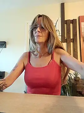 Snapshot of Sacha_Scorp chatting on 17, 12, 2025 Sacha Scorp online show from 17, 12, 2025