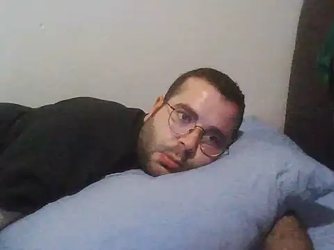 Snapshot of kkadam1 chatting on 15, 12, 2025 kkadam1 online show from 15, 12, 2025