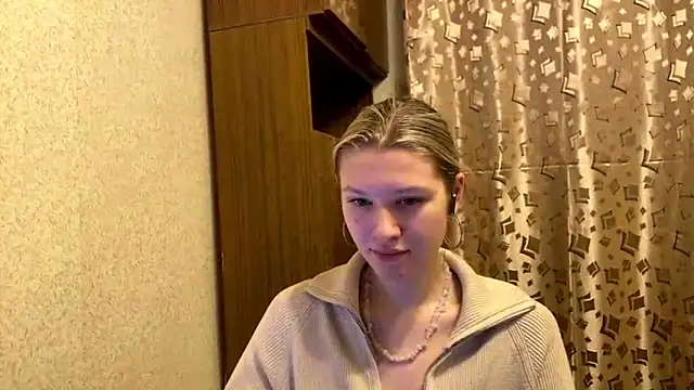 SkyeDavis online show from 20, 12, 2025